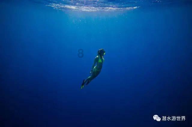 加入周震南把QQ网名当笔名,他在生活中有多憨?,探索无限知识星球!